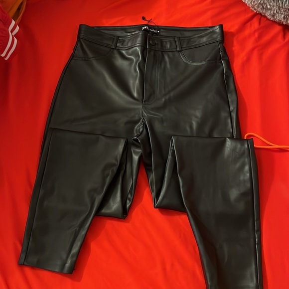 New - Picture 2 of 3